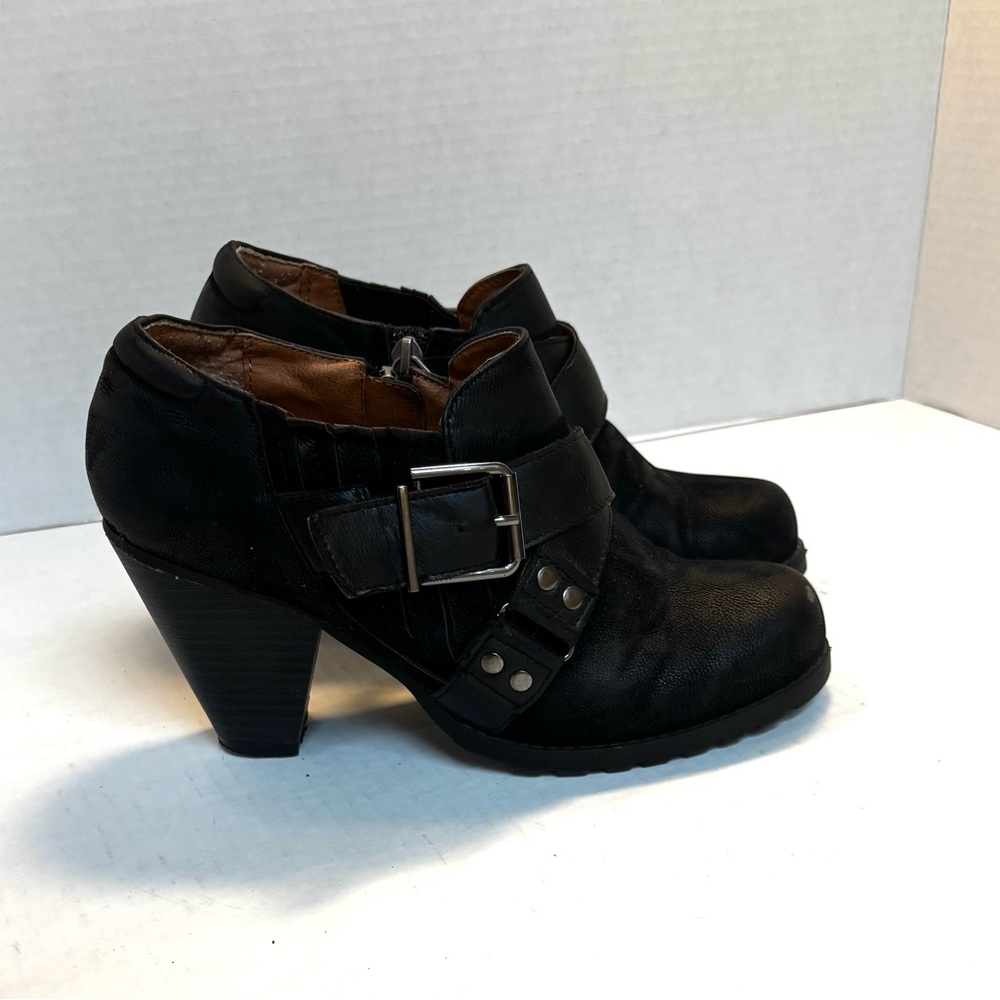 Women's Black Criss Cross Buckle Short Booties by Madeline Sz 7 Stacked Heel
